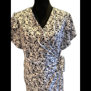 A.U.W. Blouse Plus size 3X  Top Wrap  with Cap Sleeve White w/ Black Pattern